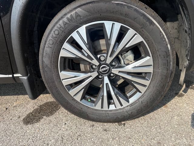 Used 2023 Nissan Rogue SV FWD image 31
