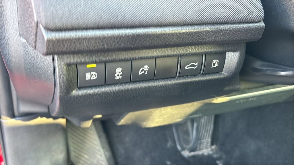 Used 2025 Toyota Camry LE FWD image 10