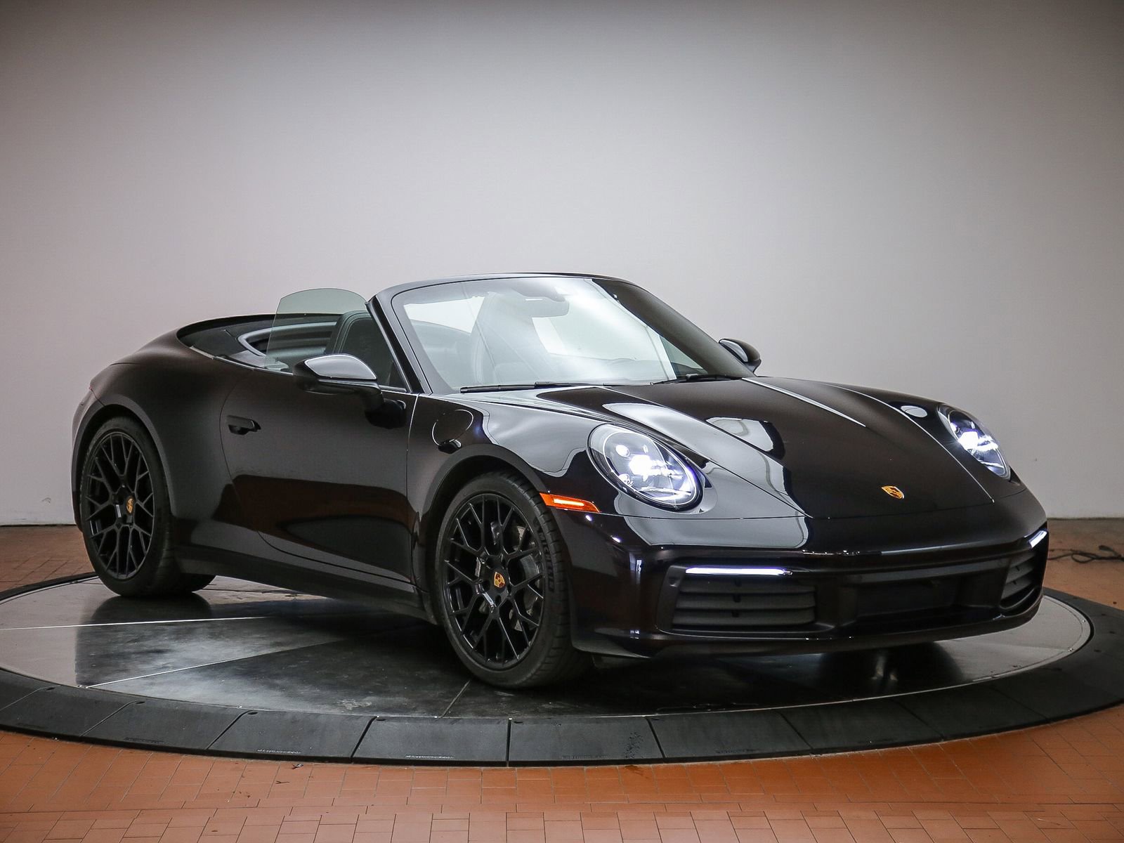 Certified 2023 Porsche 911 Carrera RWD image 9