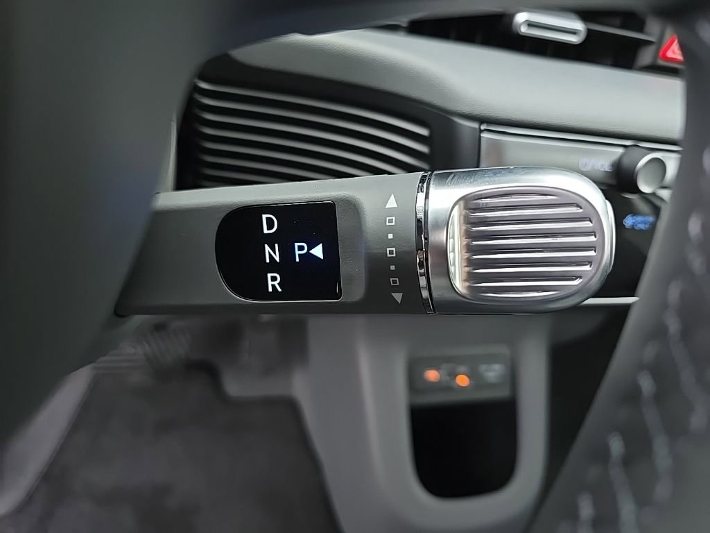 Certified 2025 Hyundai Ioniq 5 SEL image 17