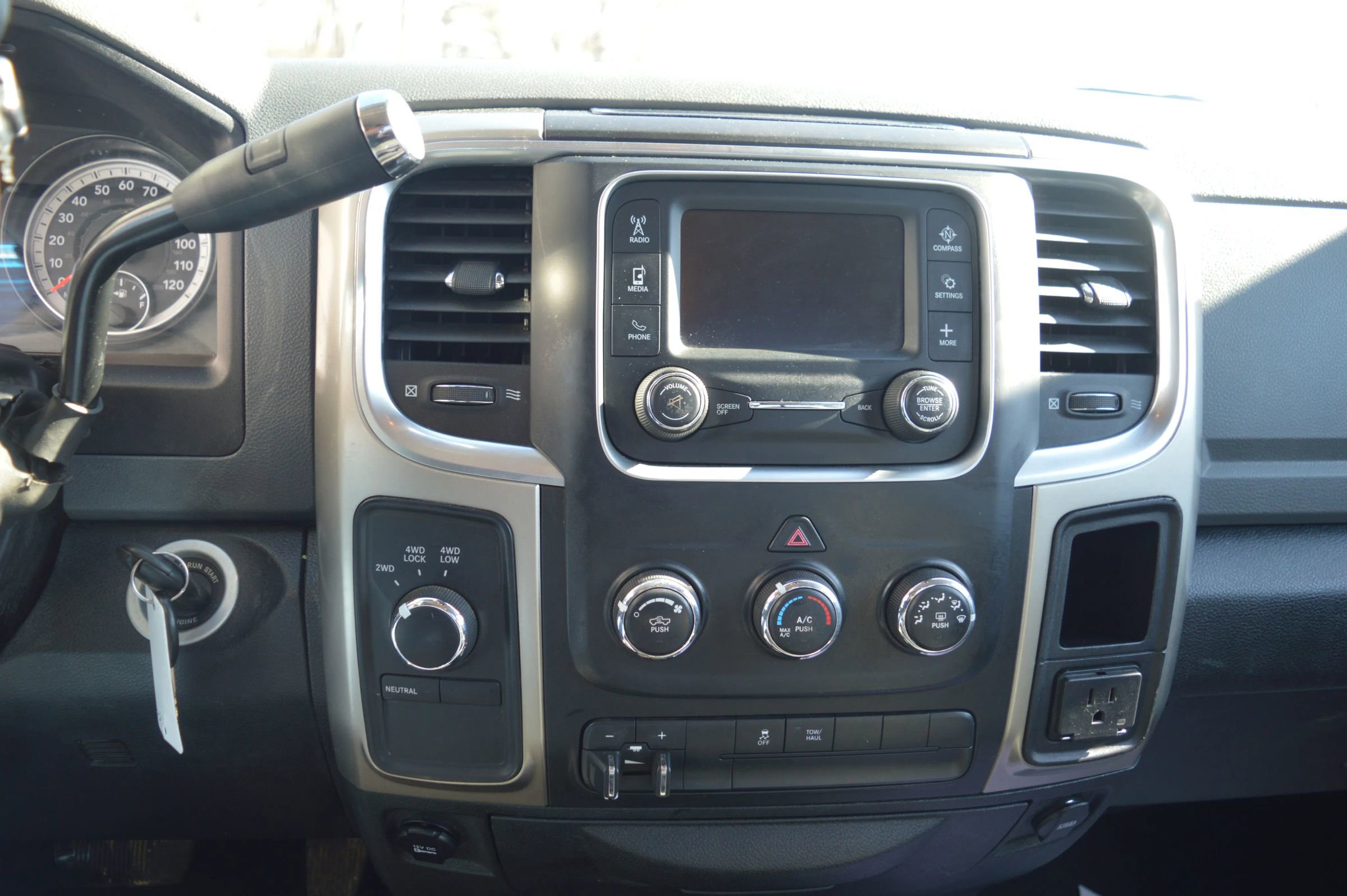 Used 2014 RAM 2500 SLT w/ Popular Equipment Group image 18
