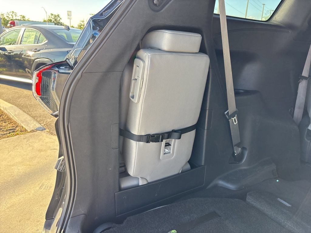 Used 2025 Toyota Sienna XLE FWD image 19