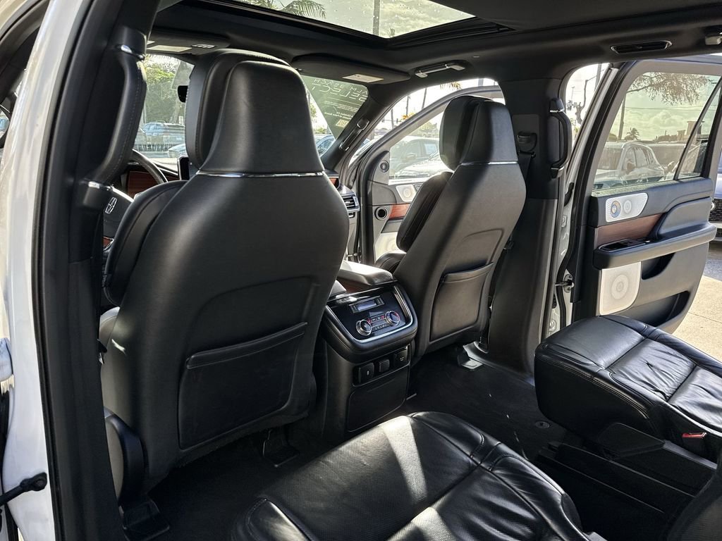 Used 2020 Lincoln Navigator L Reserve w/ Luxury Package AWD/4WD image 34