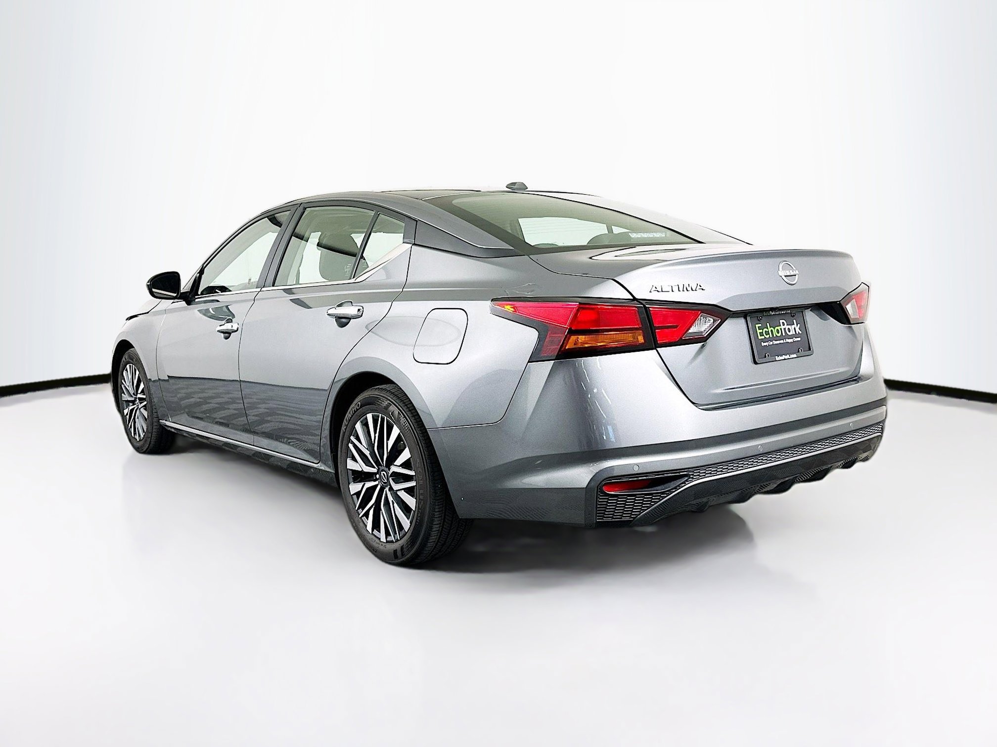 Used 2025 Nissan Altima 2.5 SV image 5