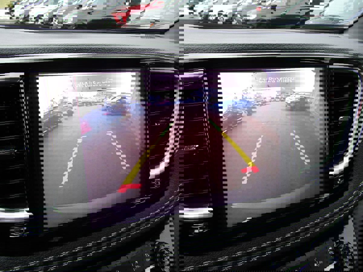 Used 2025 Chrysler Pacifica Limited image 18