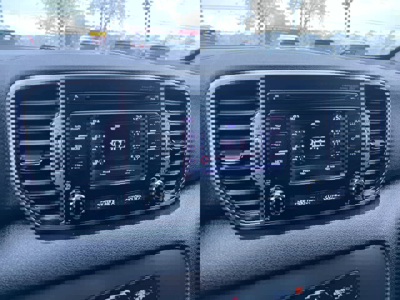 Used 2018 Kia Sportage LX image 16