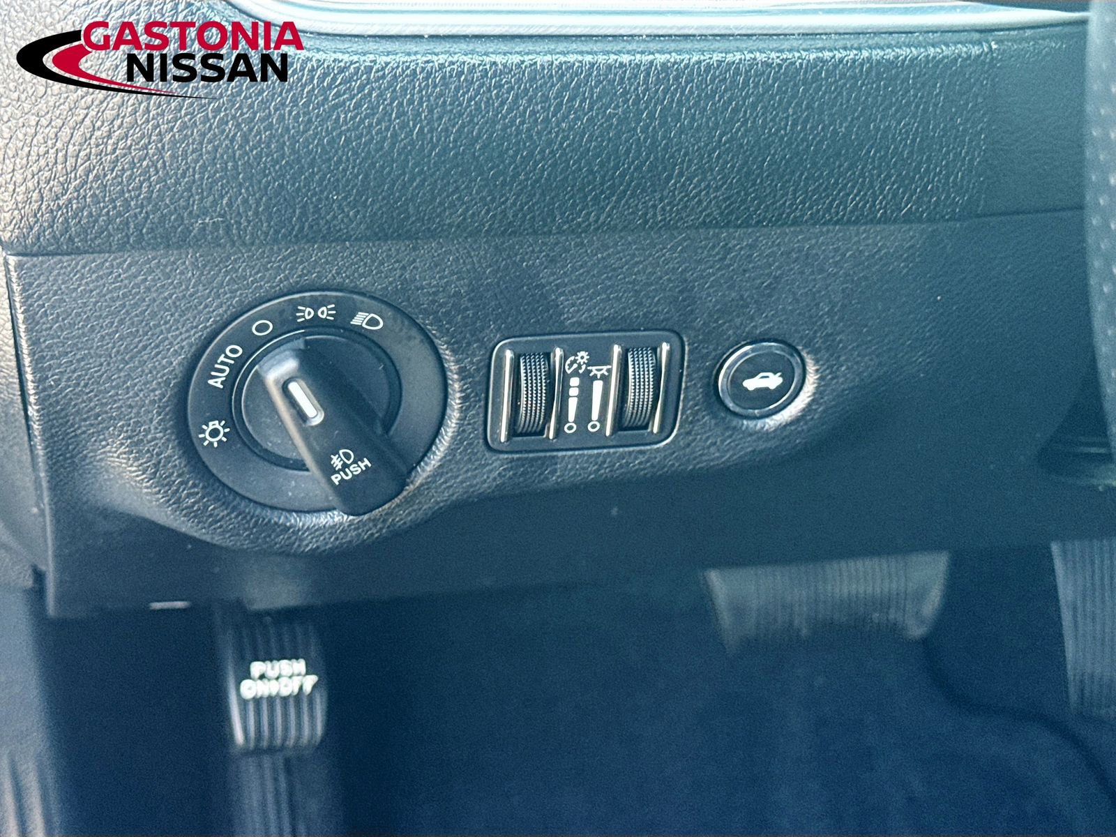 Used 2021 Dodge Challenger GT image 13