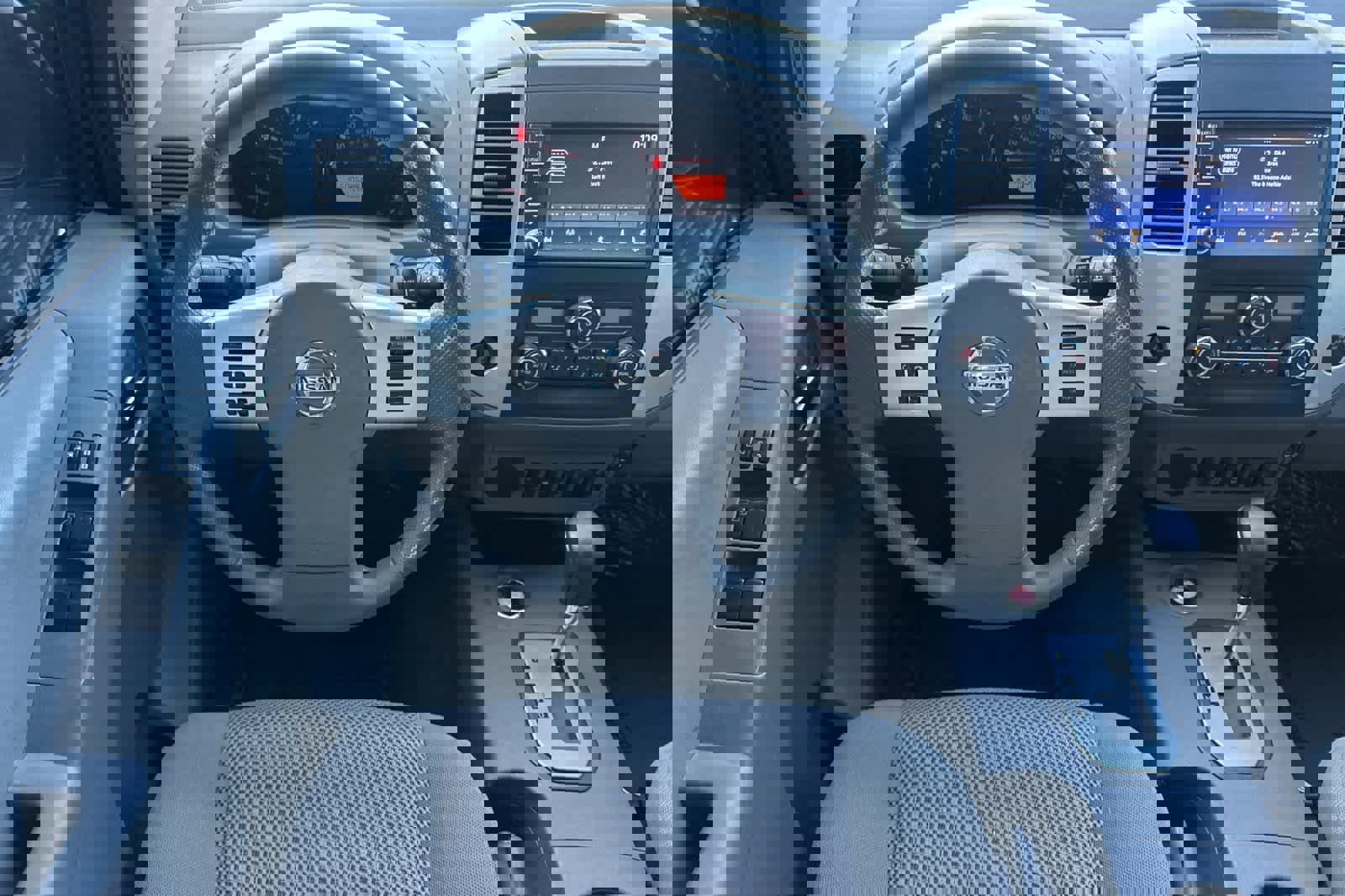 Used 2020 Nissan Frontier SV image 14