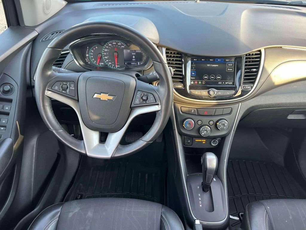 Used 2019 Chevrolet Trax LT w/ LT Convenience Package FWD image 14