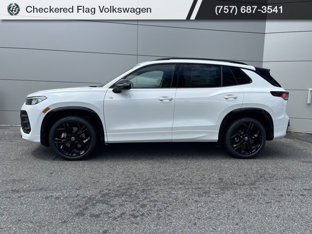 New 2025 Volkswagen Tiguan SE R-Line image 13