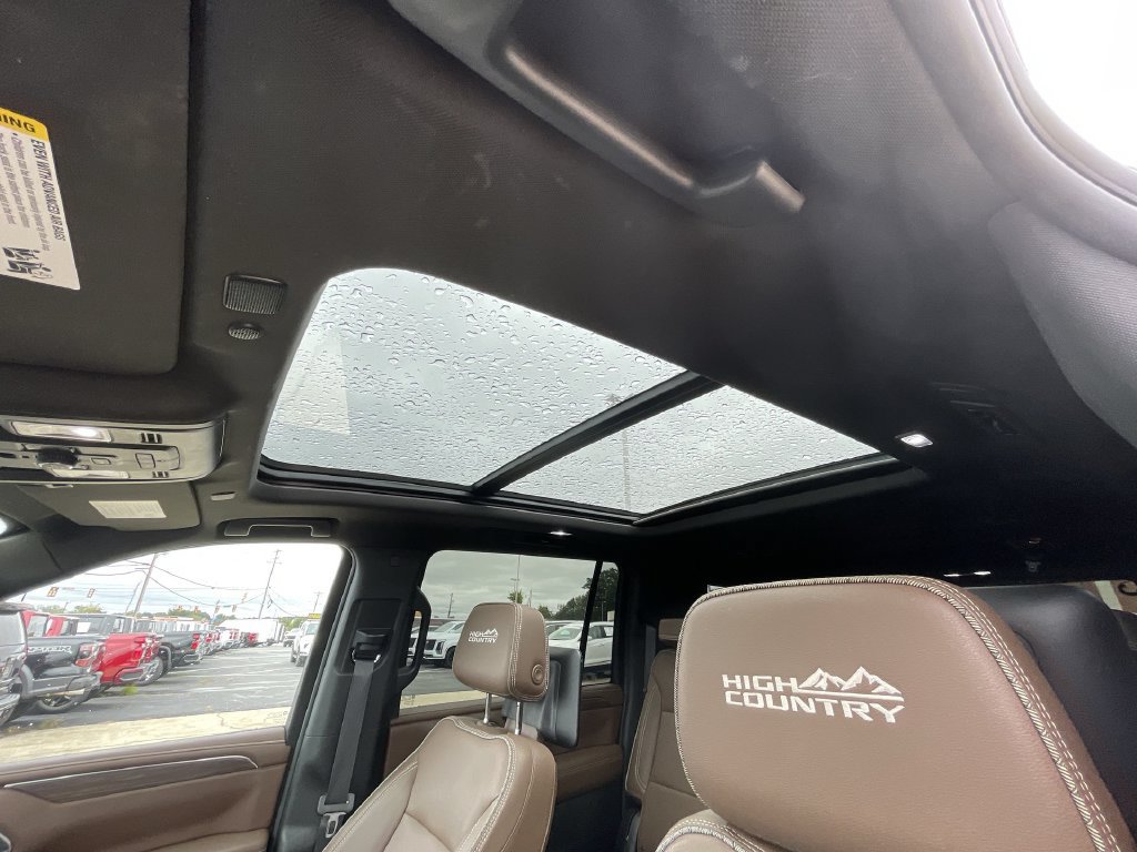 Used 2024 Chevrolet Suburban High Country w/ Advanced Technology Package AWD/4WD image 19