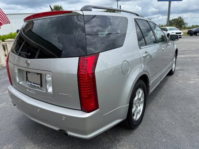 Used 2006 Cadillac SRX w/ Seating Package AWD/4WD image 4