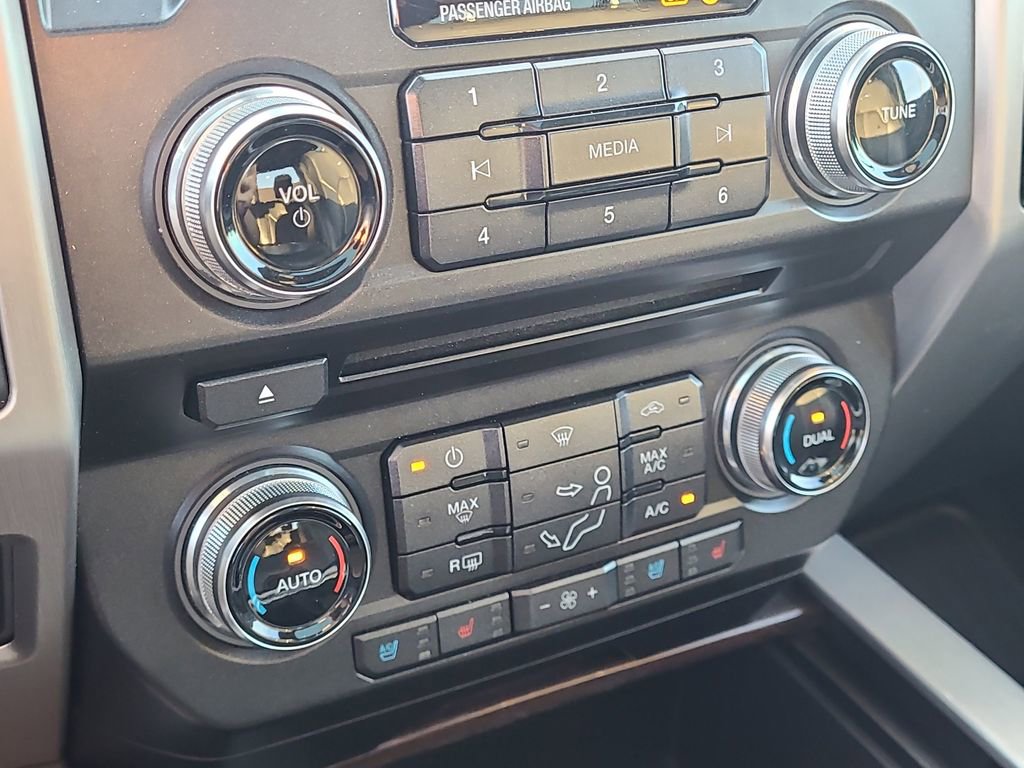 Used 2017 Ford F450 Platinum w/ Platinum Ultimate Package image 32