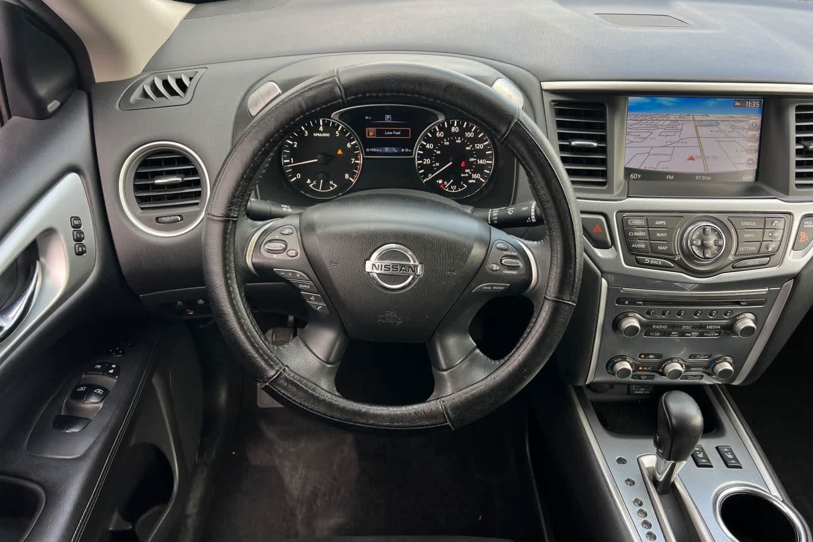 Used 2018 Nissan Pathfinder SL FWD image 16