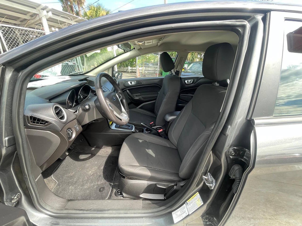 Used 2016 Ford Fiesta SE FWD image 10