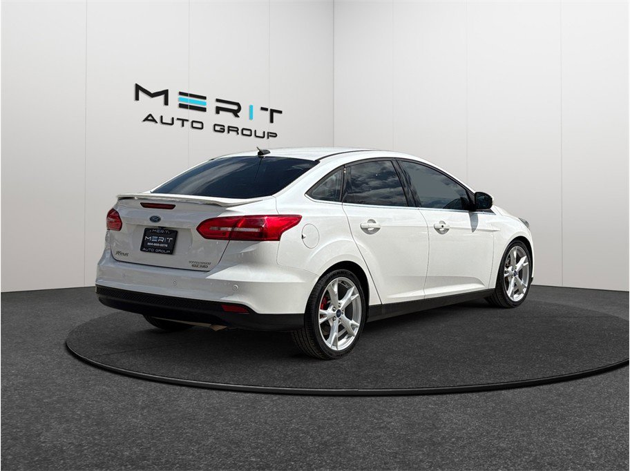 Used 2015 Ford Focus Titanium FWD image 9
