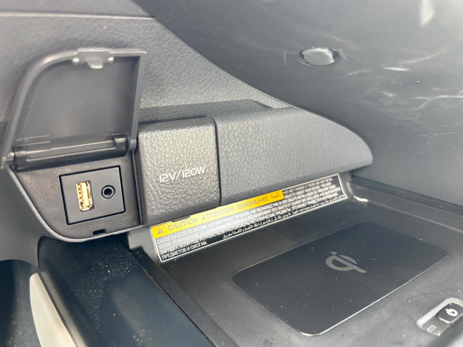 Used 2019 Toyota Camry XSE image 27