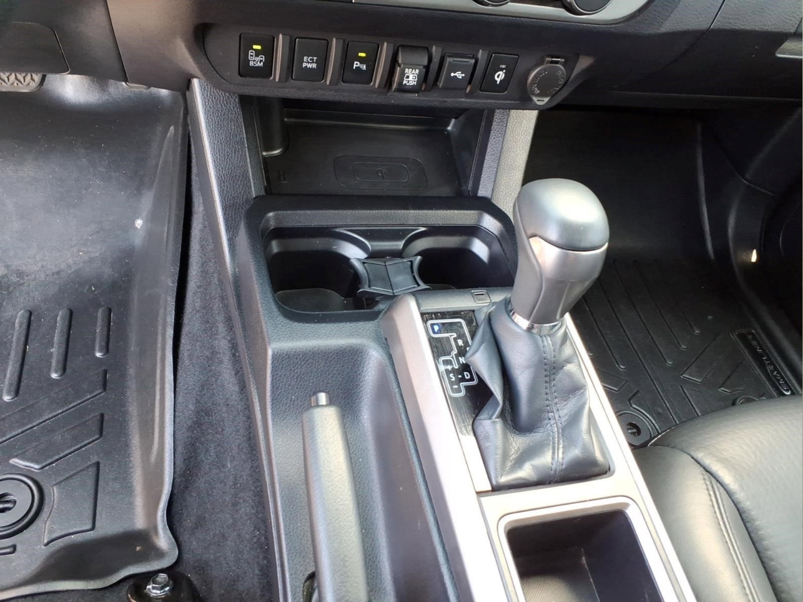 Used 2021 Toyota Tacoma Limited AWD/4WD image 22