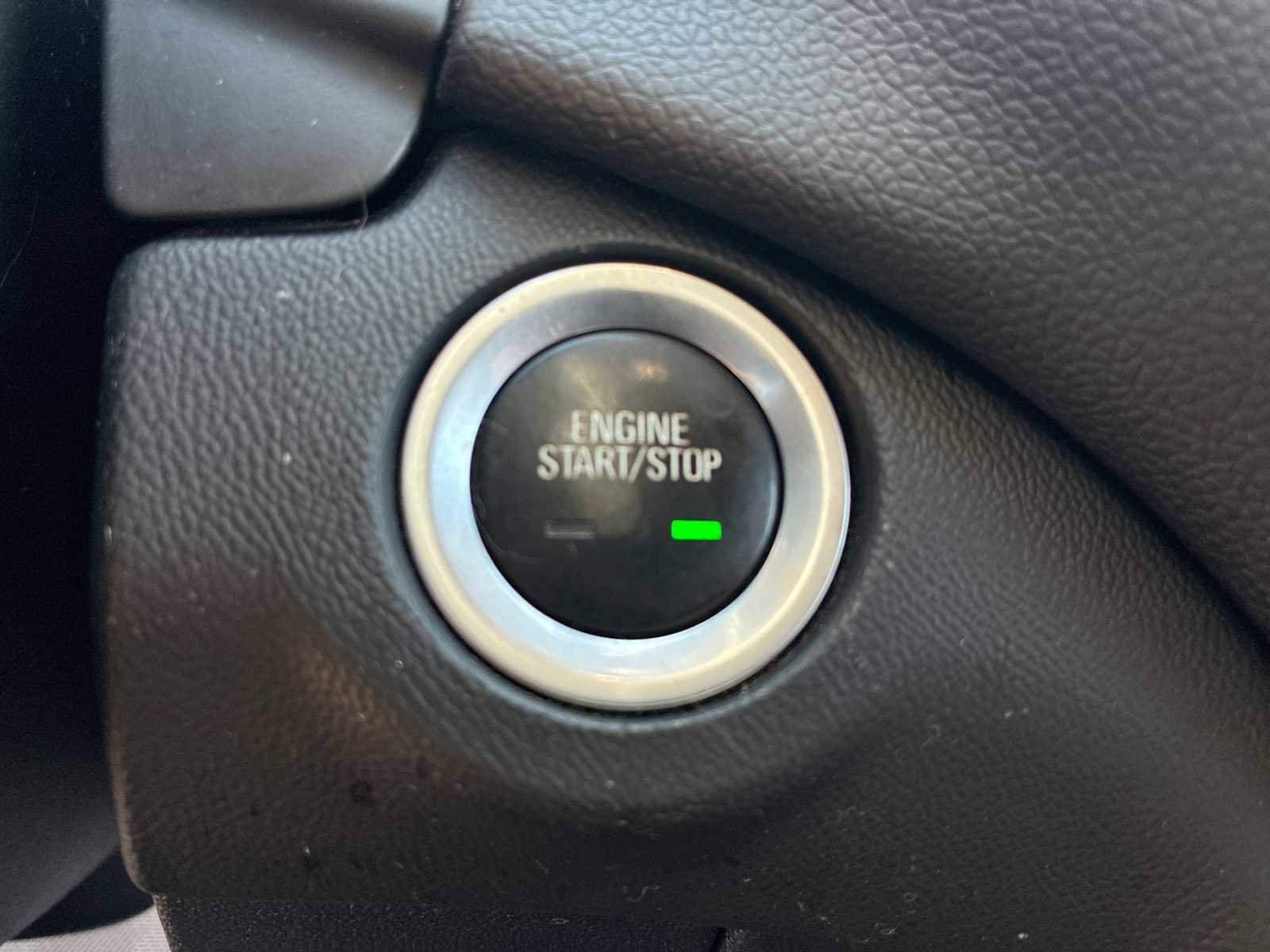 Used 2018 Chevrolet Equinox LT image 16