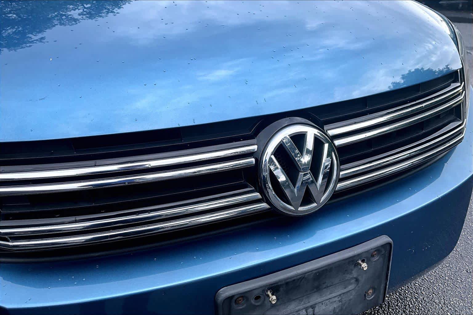 Used 2017 Volkswagen Tiguan Wolfsburg Edition FWD image 32