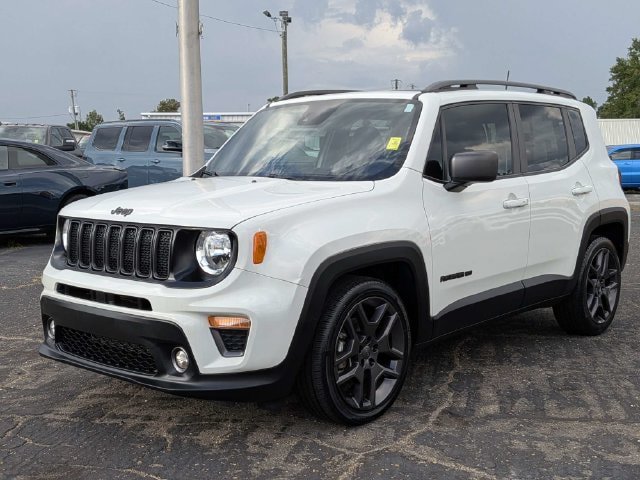 Used 2021 Jeep Renegade Latitude w/ Sun & Sound Group FWD image 8