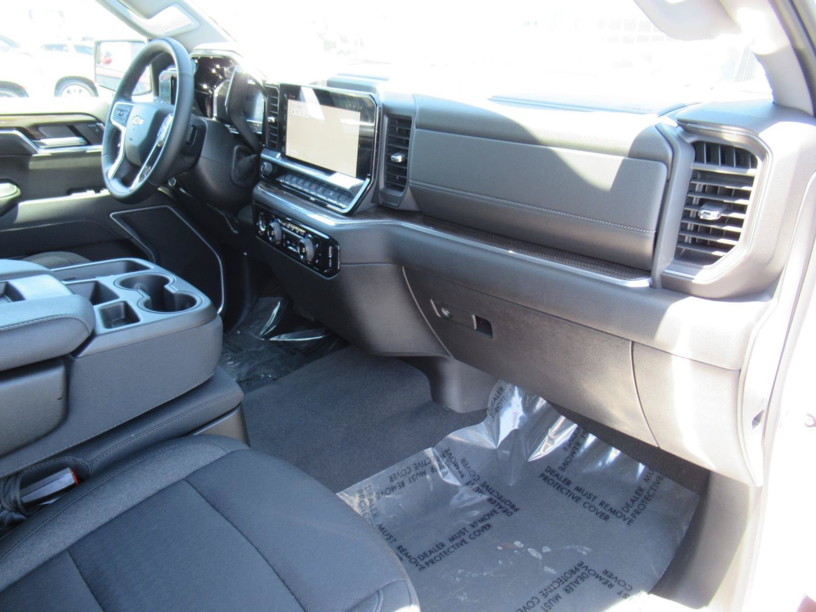 Certified 2024 Chevrolet Silverado 1500 LT AWD/4WD image 11