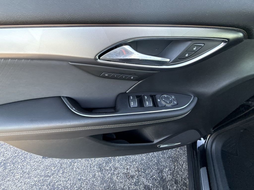 Certified 2025 Buick Envision Sport Touring image 30