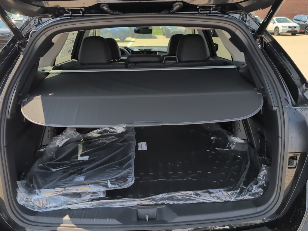 New 2025 Subaru Outback Touring XT image 18