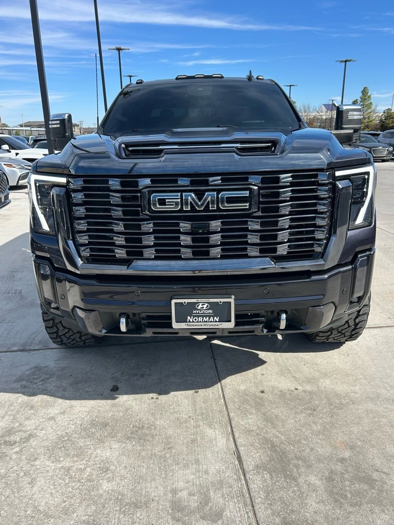 Used 2024 GMC Sierra 2500 Denali Ultimate image 3
