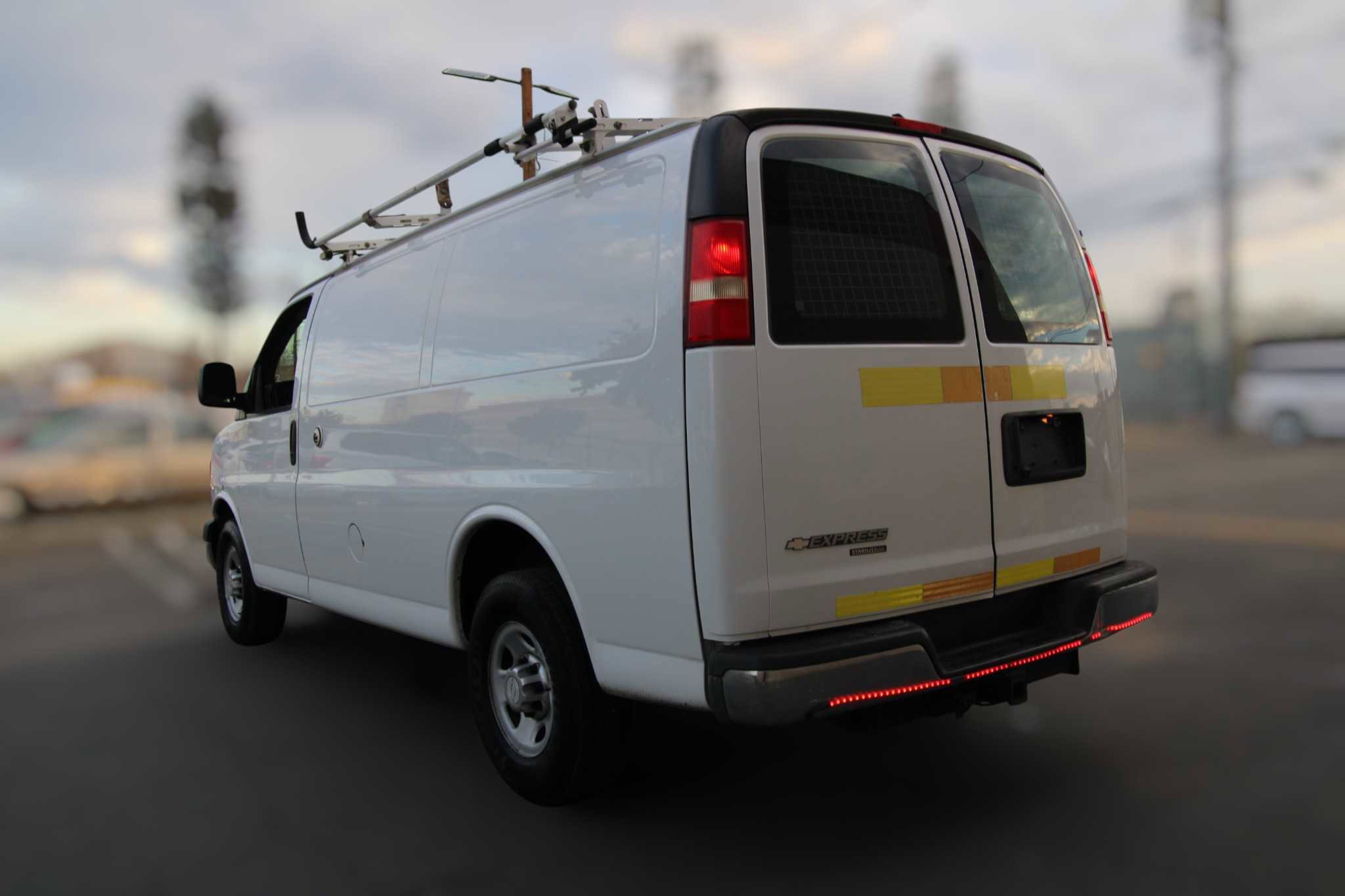 Used 2014 Chevrolet Express 2500 image 6