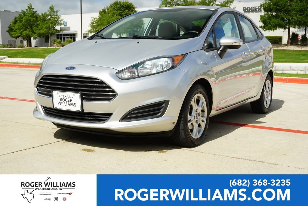 Used 2015 Ford Fiesta SE FWD image 1