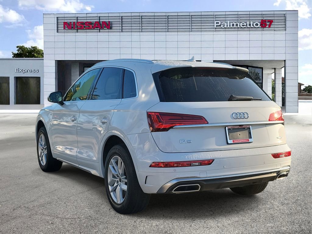 Used 2022 Audi Q5 2.0T Premium w/ Convenience Package image 4
