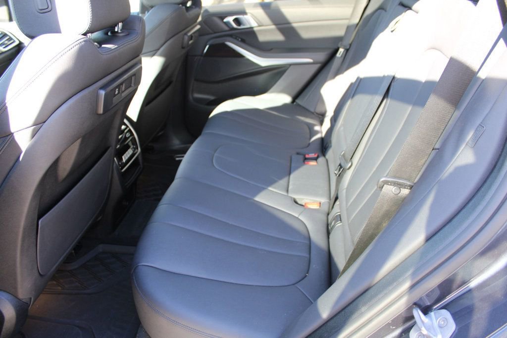 Used 2020 BMW X5 xDrive40i w/ Premium Package image 16