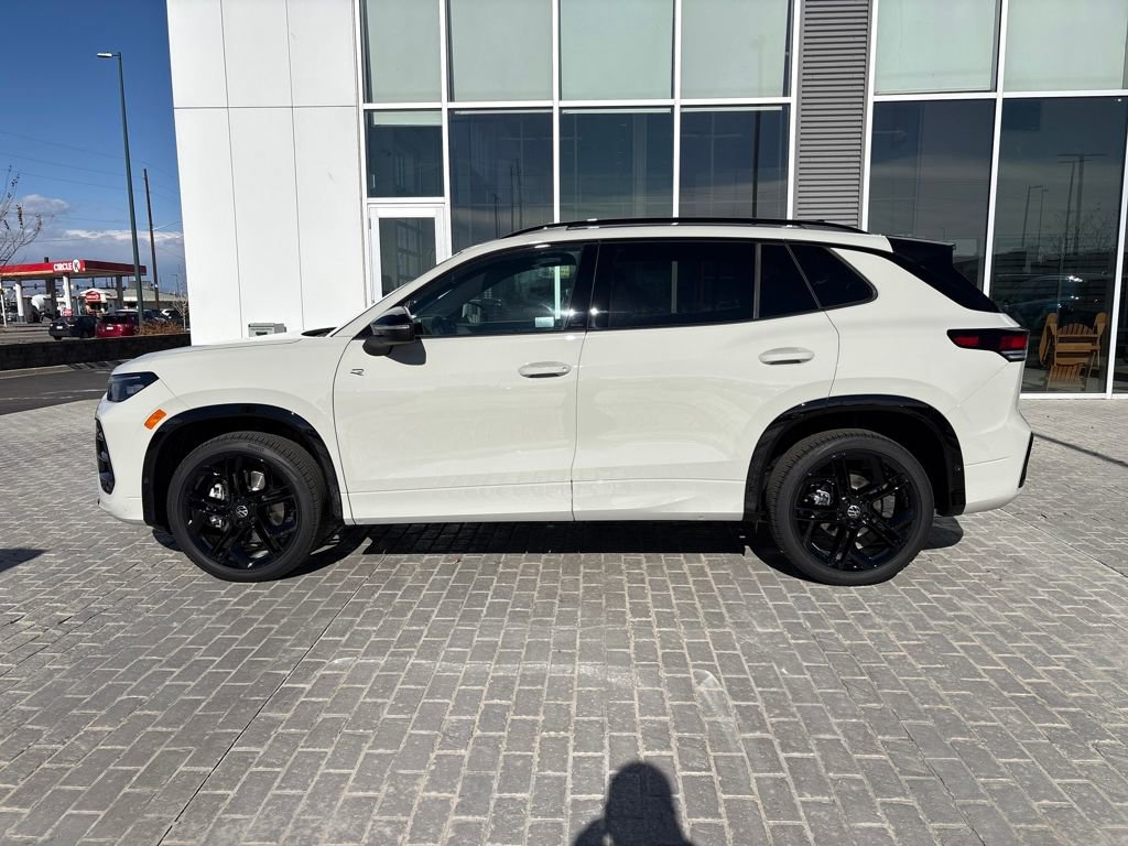 New 2026 Volkswagen Tiguan SE R-Line image 2