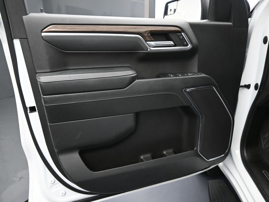 Used 2023 Chevrolet Silverado 1500 RST image 16