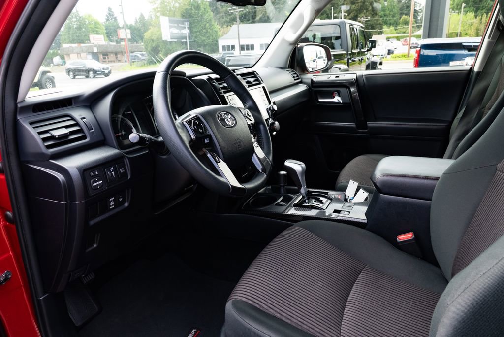 Used 2022 Toyota 4Runner TRD Off-Road AWD/4WD image 19