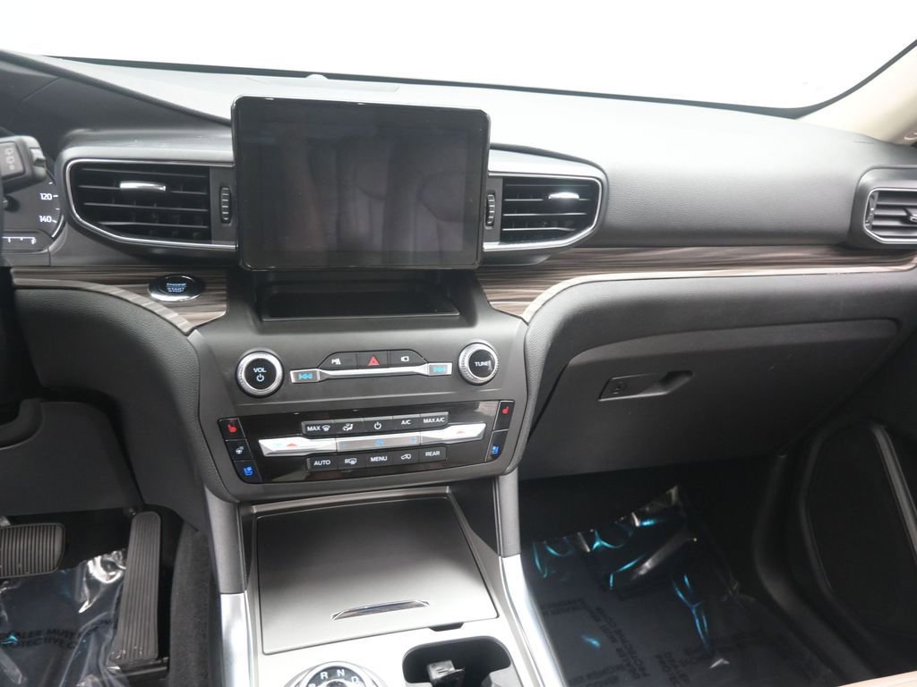 Used 2020 Ford Explorer Limited w/ Hybrid Equipment Group 310A image 29