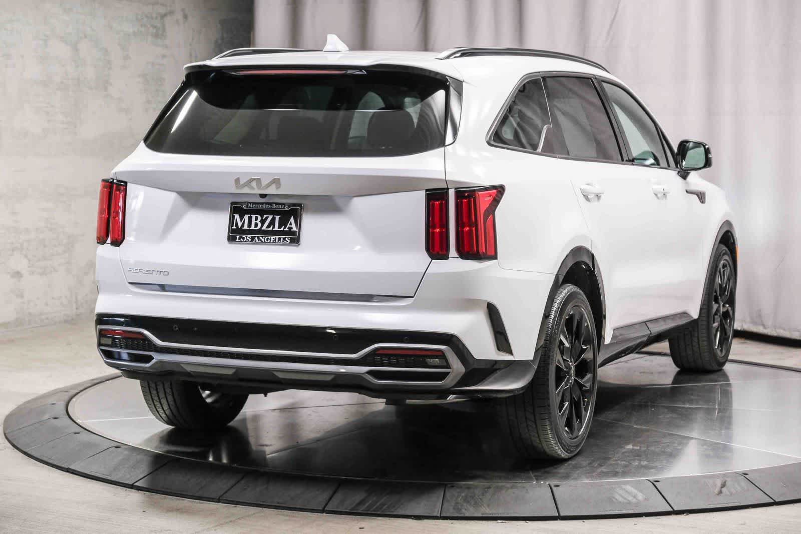 Used 2023 Kia Sorento SX FWD image 4