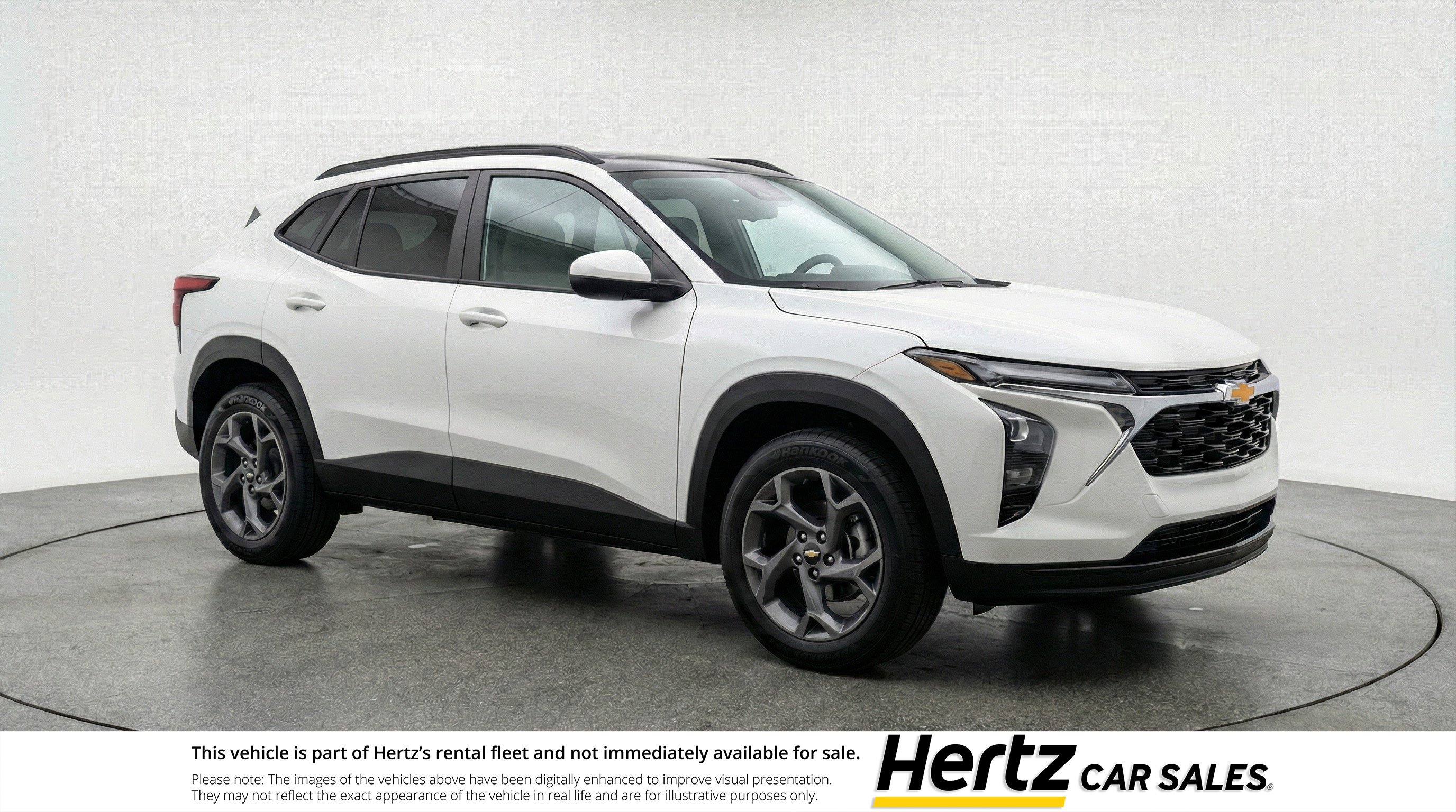 Used 2025 Chevrolet Trax LT FWD image 1