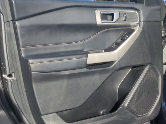 Used 2023 Ford Explorer XLT w/ Equipment Group 202A image 19