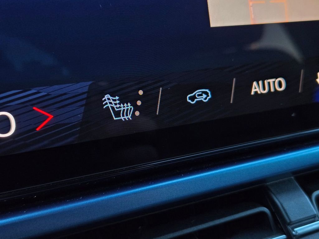 Used 2025 Chevrolet Equinox EV LT w/ Convenience Package image 21