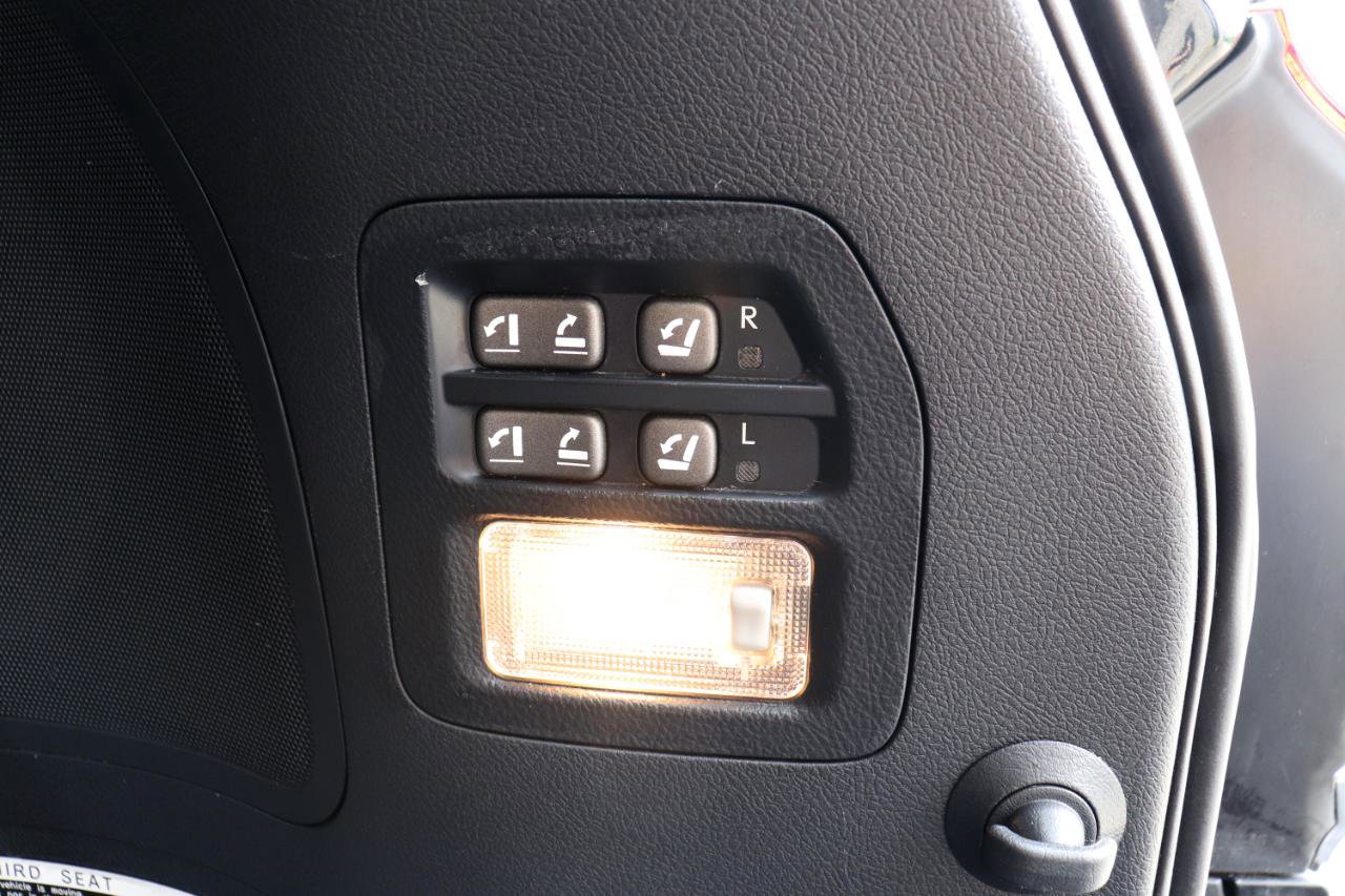Used 2015 Lexus LX 570 4WD image 45