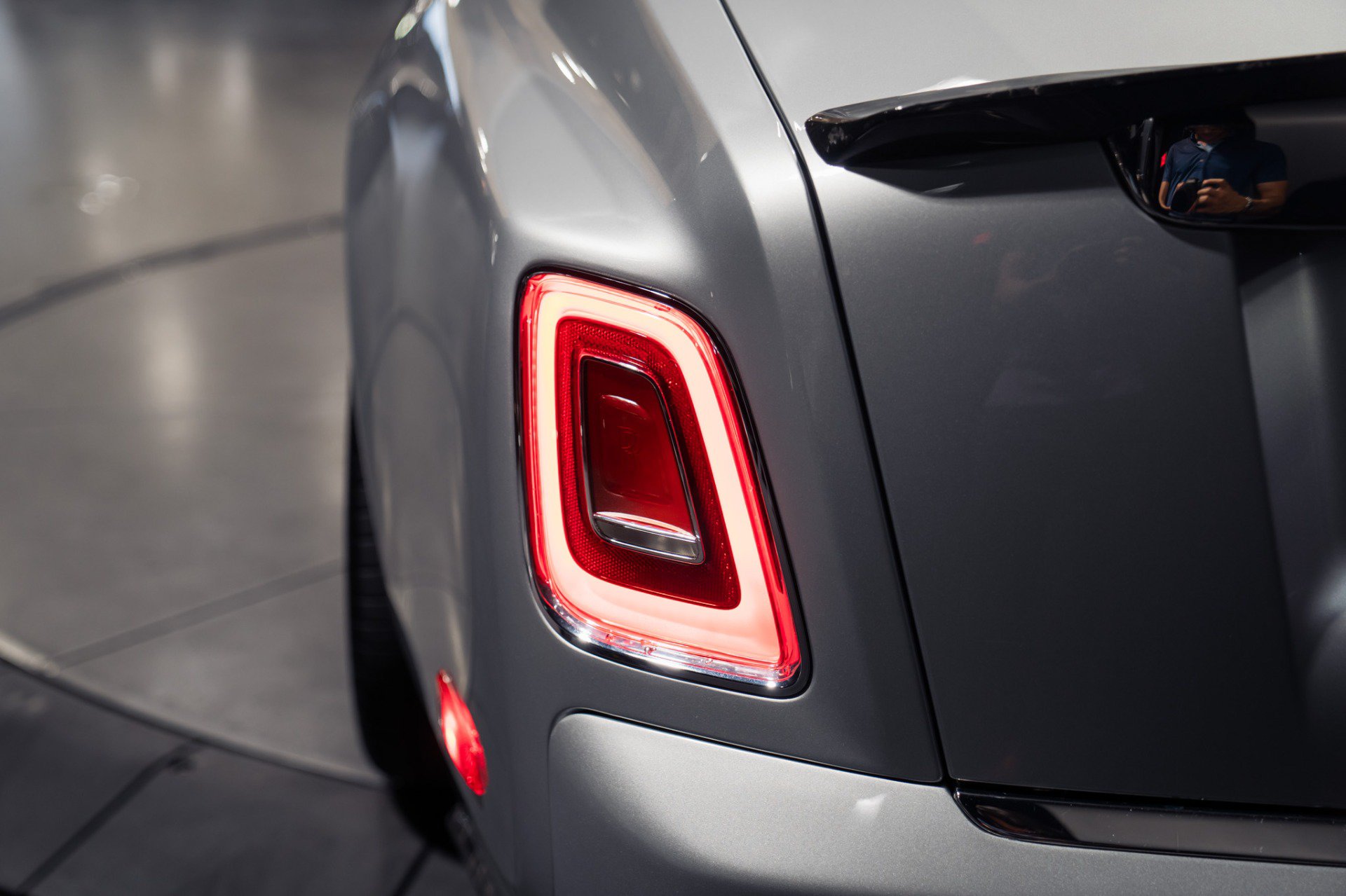 Used 2020 Rolls-Royce Phantom Sedan RWD image 45