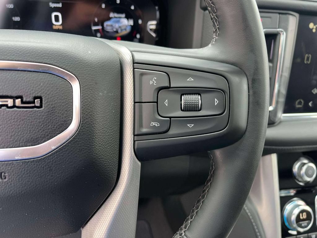 Used 2023 GMC Yukon XL Denali AWD/4WD image 33
