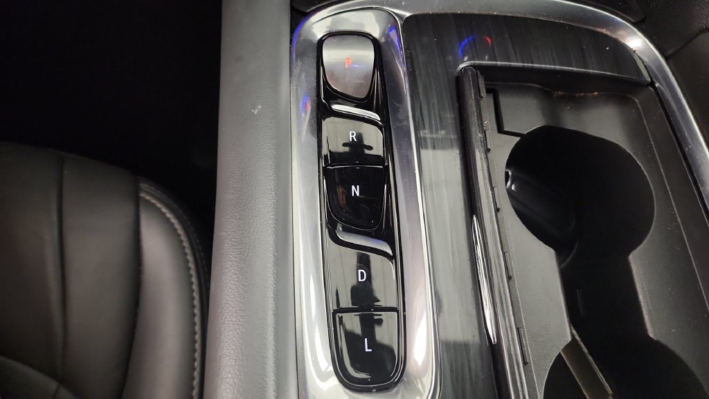 Used 2023 Buick Enclave Essence AWD/4WD image 25