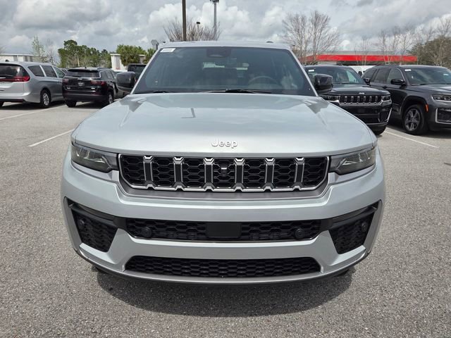 New 2026 Jeep Grand Cherokee Limited w/ Luxury Tech Group II RWD image 19