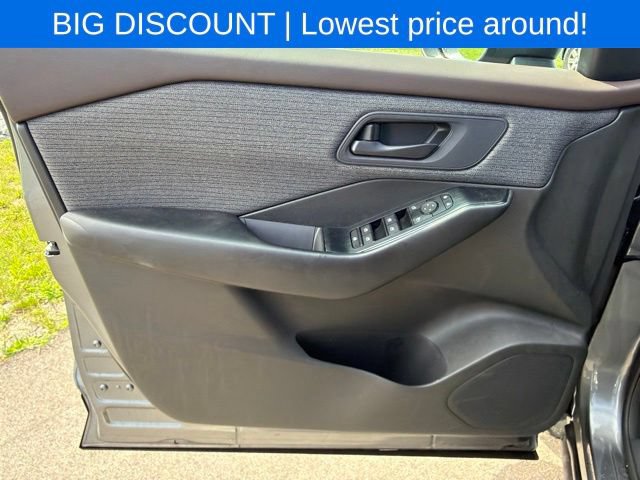 Used 2023 Nissan Rogue S FWD image 16