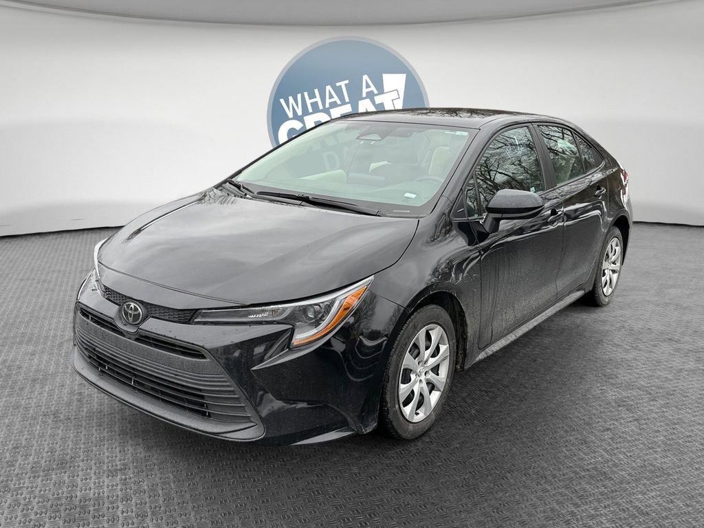 Used 2023 Toyota Corolla LE image 7