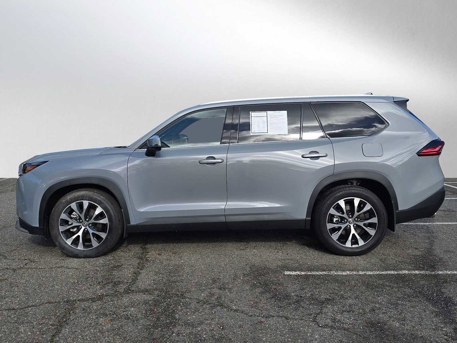 Used 2025 Toyota Grand Highlander AWD Hybrid image 6