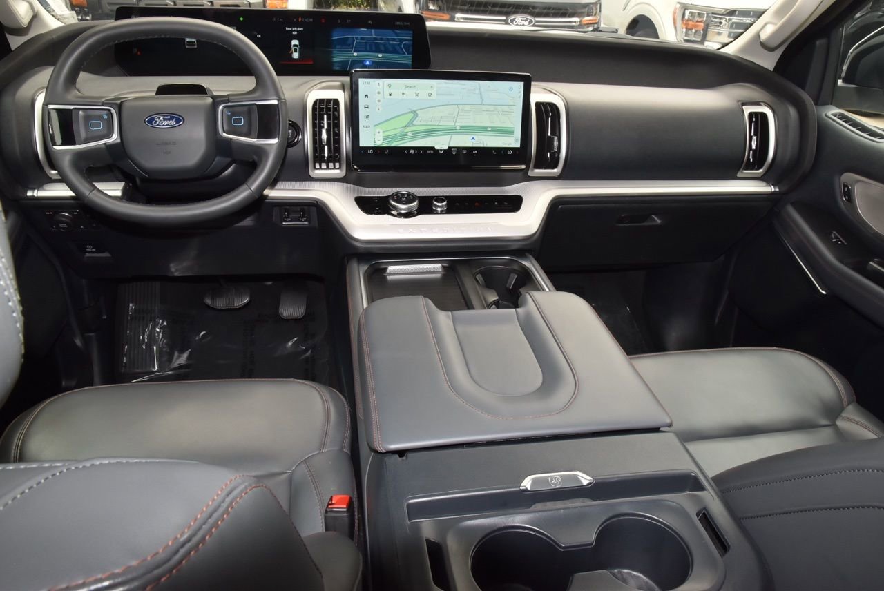 Certified 2025 Ford Expedition Active image 17